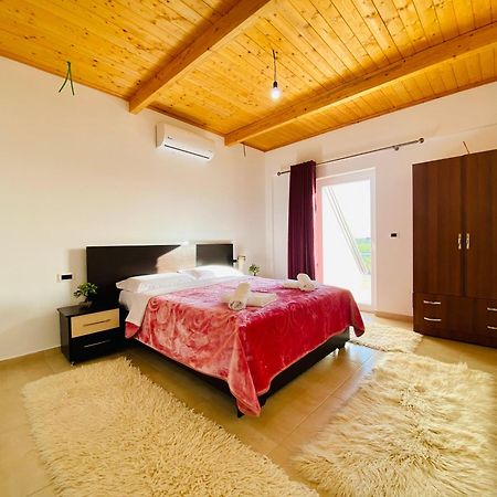 Hotel Lahuta E Vjeter Agroturizem Lac Esterno foto