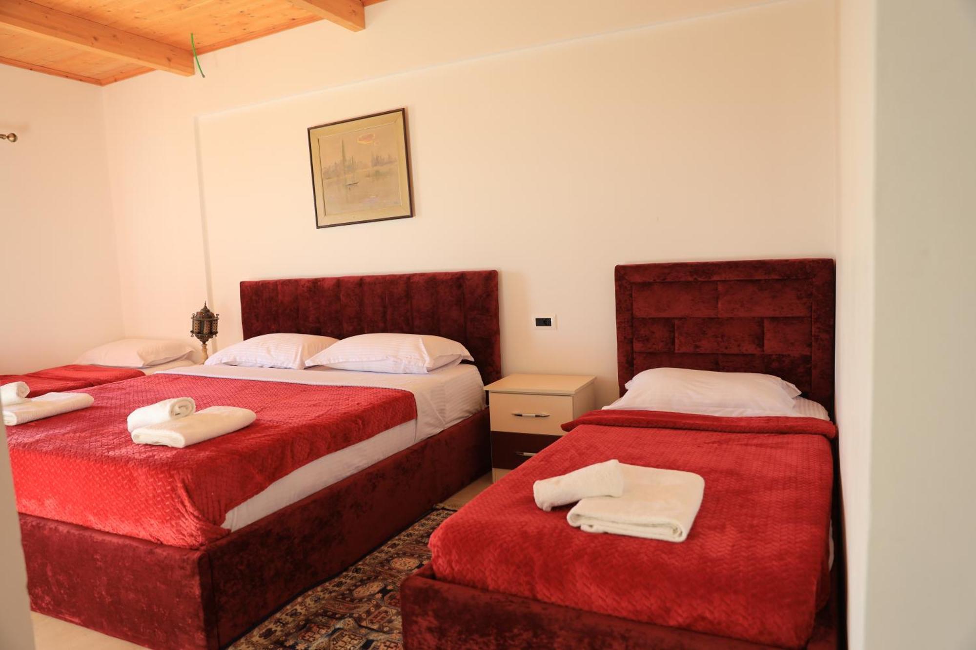 Hotel Lahuta E Vjeter Agroturizem Lac Esterno foto