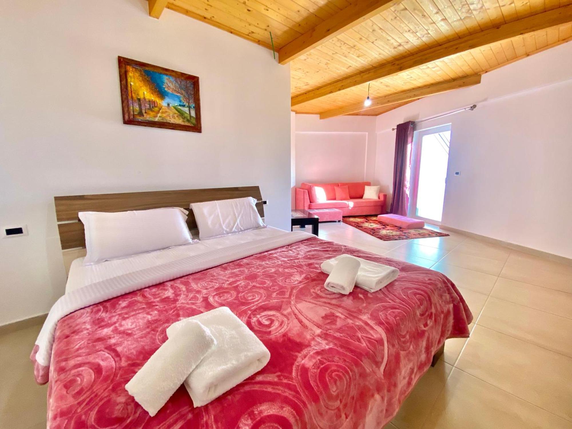 Hotel Lahuta E Vjeter Agroturizem Lac Esterno foto