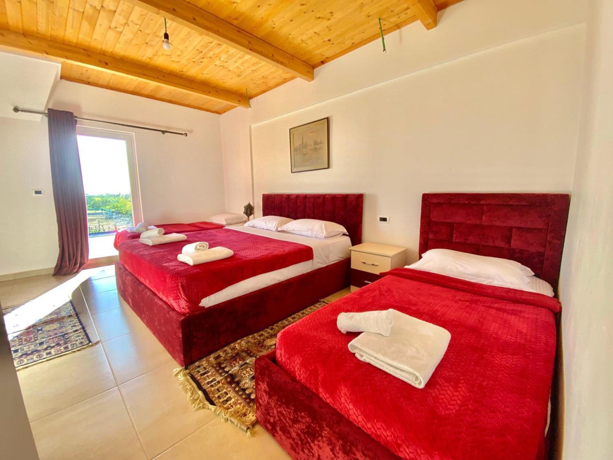 Hotel Lahuta E Vjeter Agroturizem Lac Esterno foto