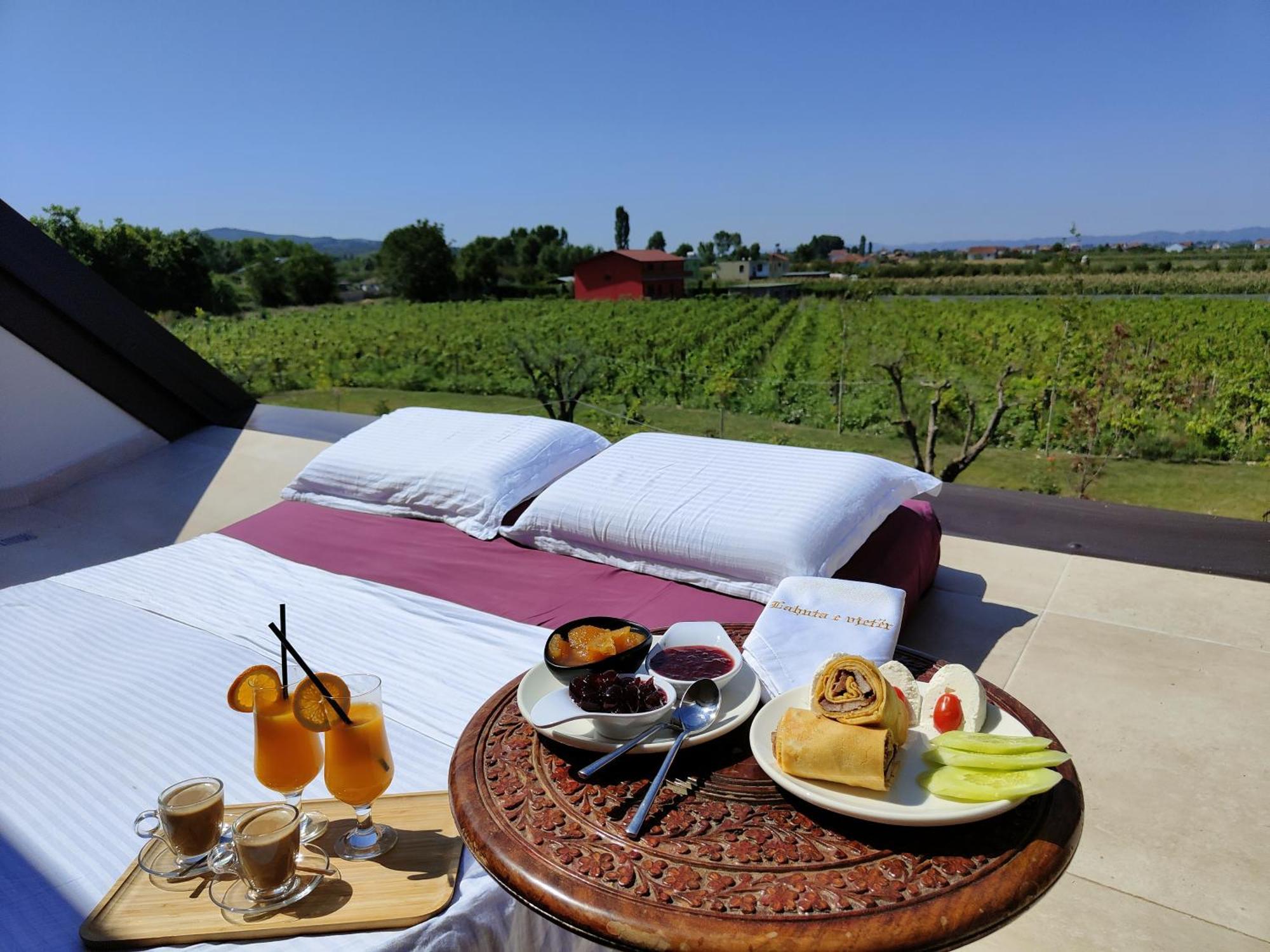 Hotel Lahuta E Vjeter Agroturizem Lac Esterno foto