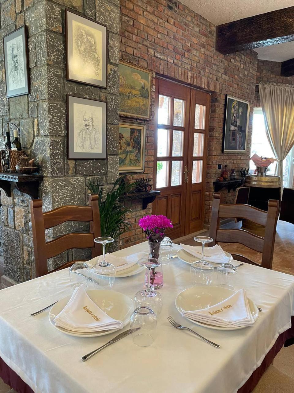 Hotel Lahuta E Vjeter Agroturizem Lac Esterno foto