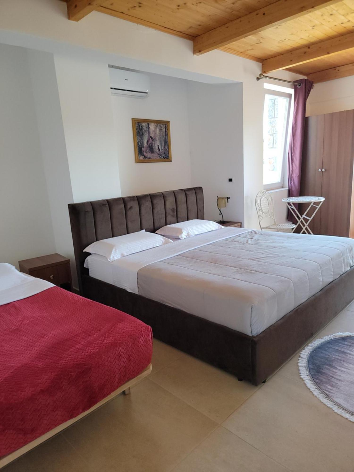 Hotel Lahuta E Vjeter Agroturizem Lac Esterno foto