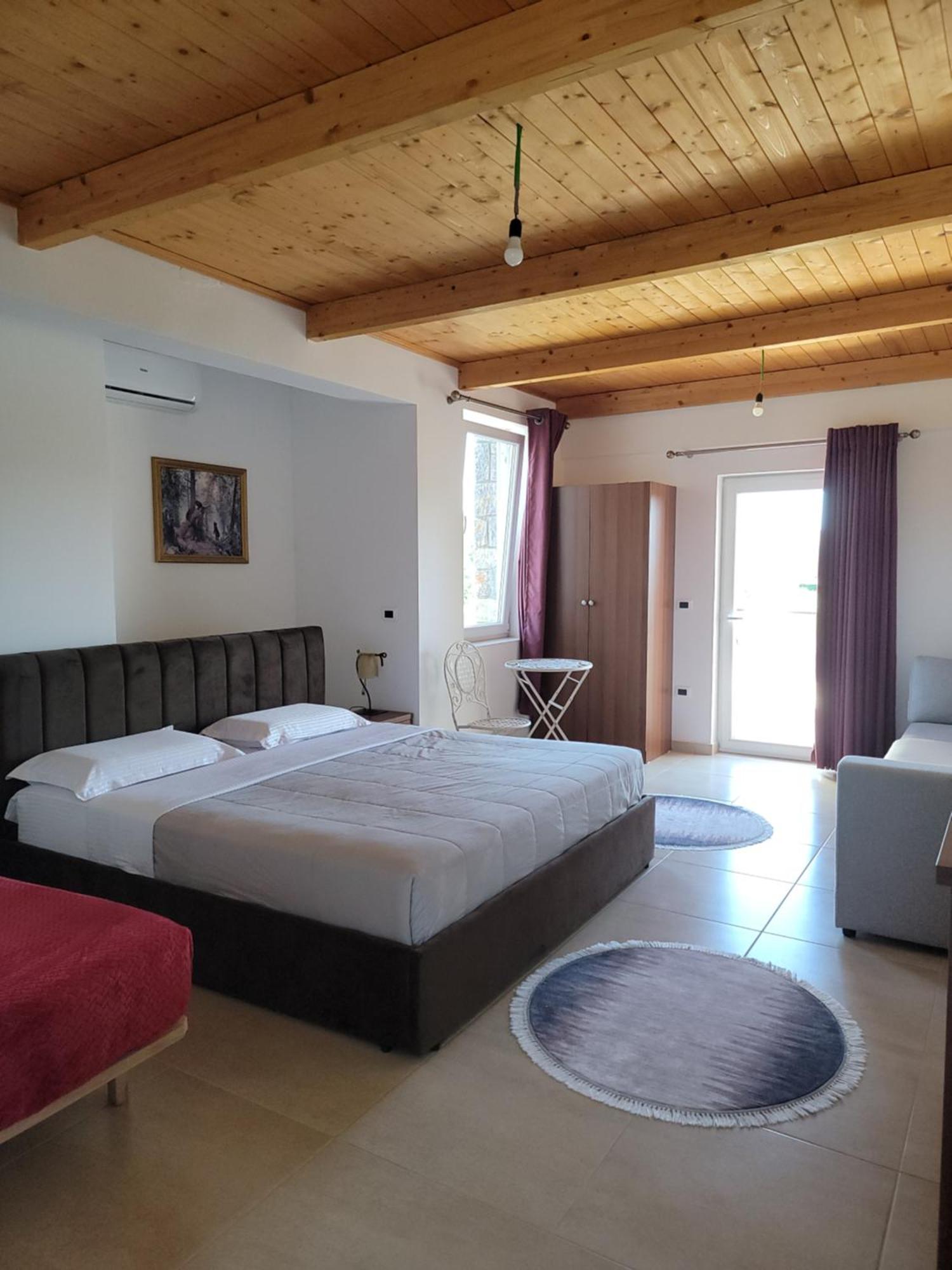 Hotel Lahuta E Vjeter Agroturizem Lac Esterno foto