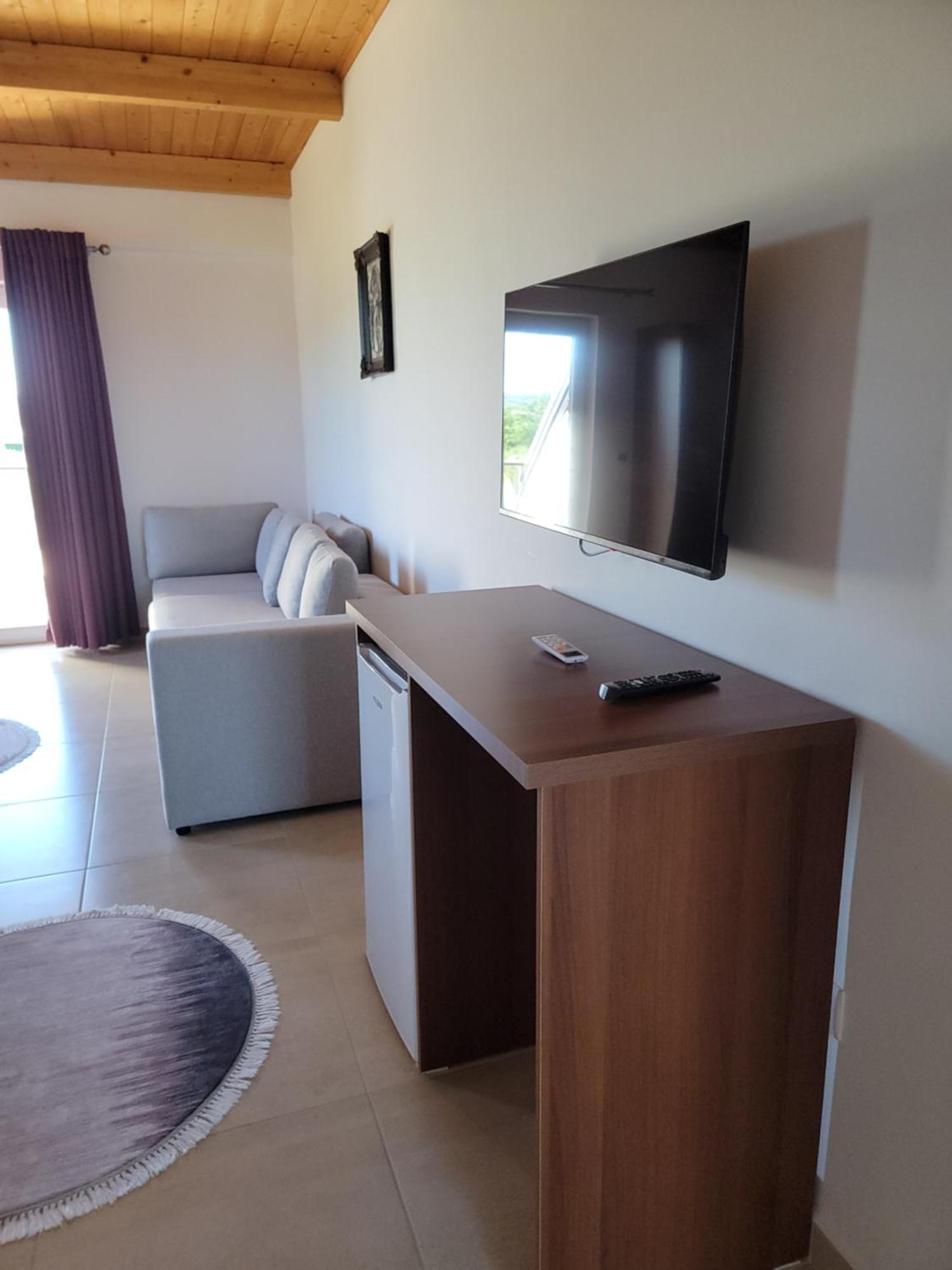 Hotel Lahuta E Vjeter Agroturizem Lac Esterno foto