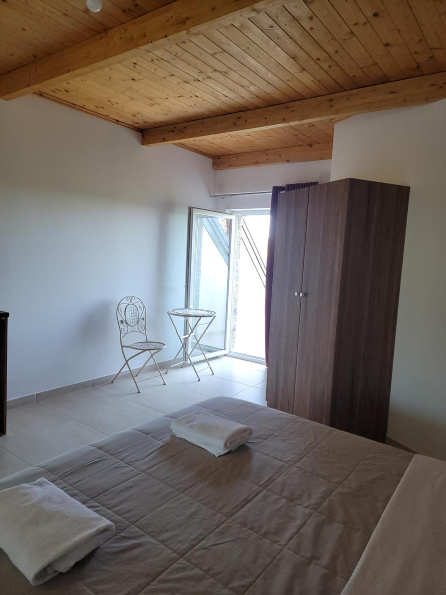 Hotel Lahuta E Vjeter Agroturizem Lac Esterno foto